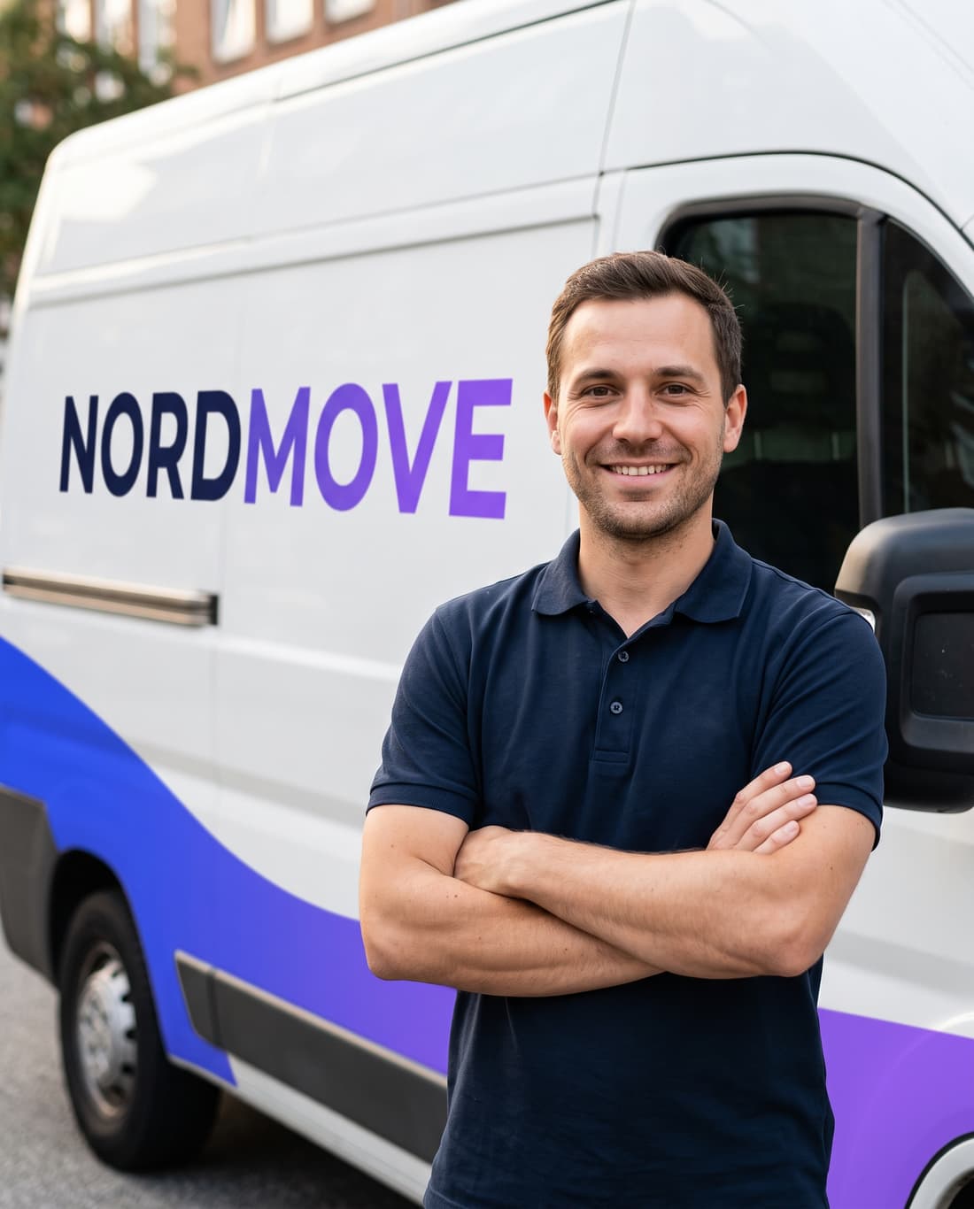 Nord Move Fahrer vor seinem Transporter in Hamburg